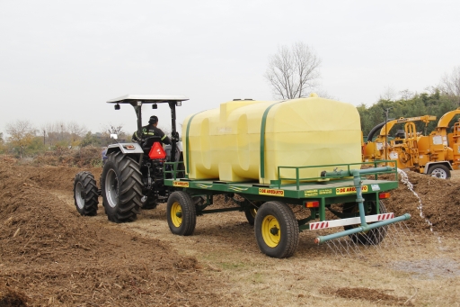 Tractor con Tanque Cisterna
